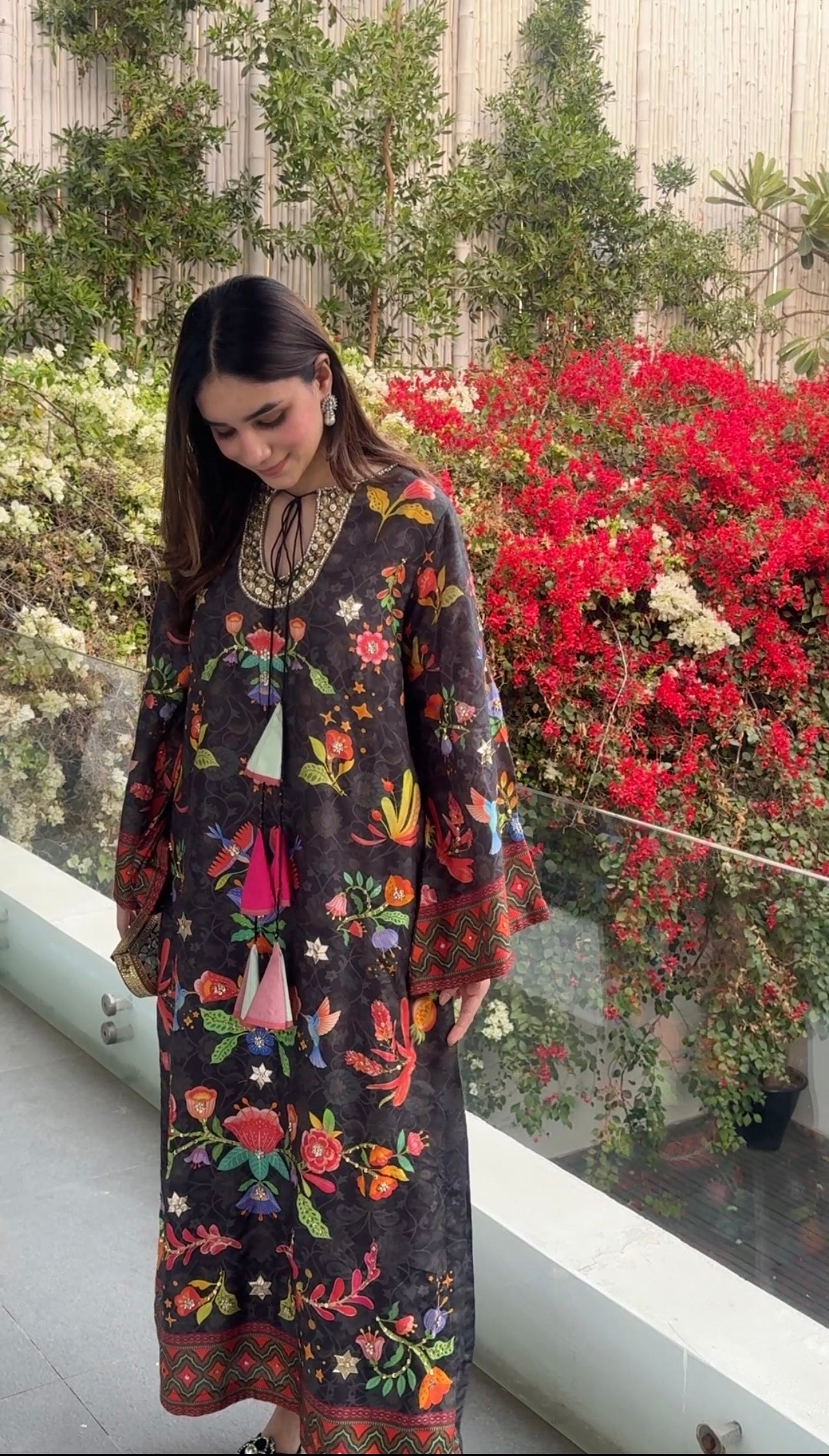 THE FLOWER BOUQUET (Black) — 4