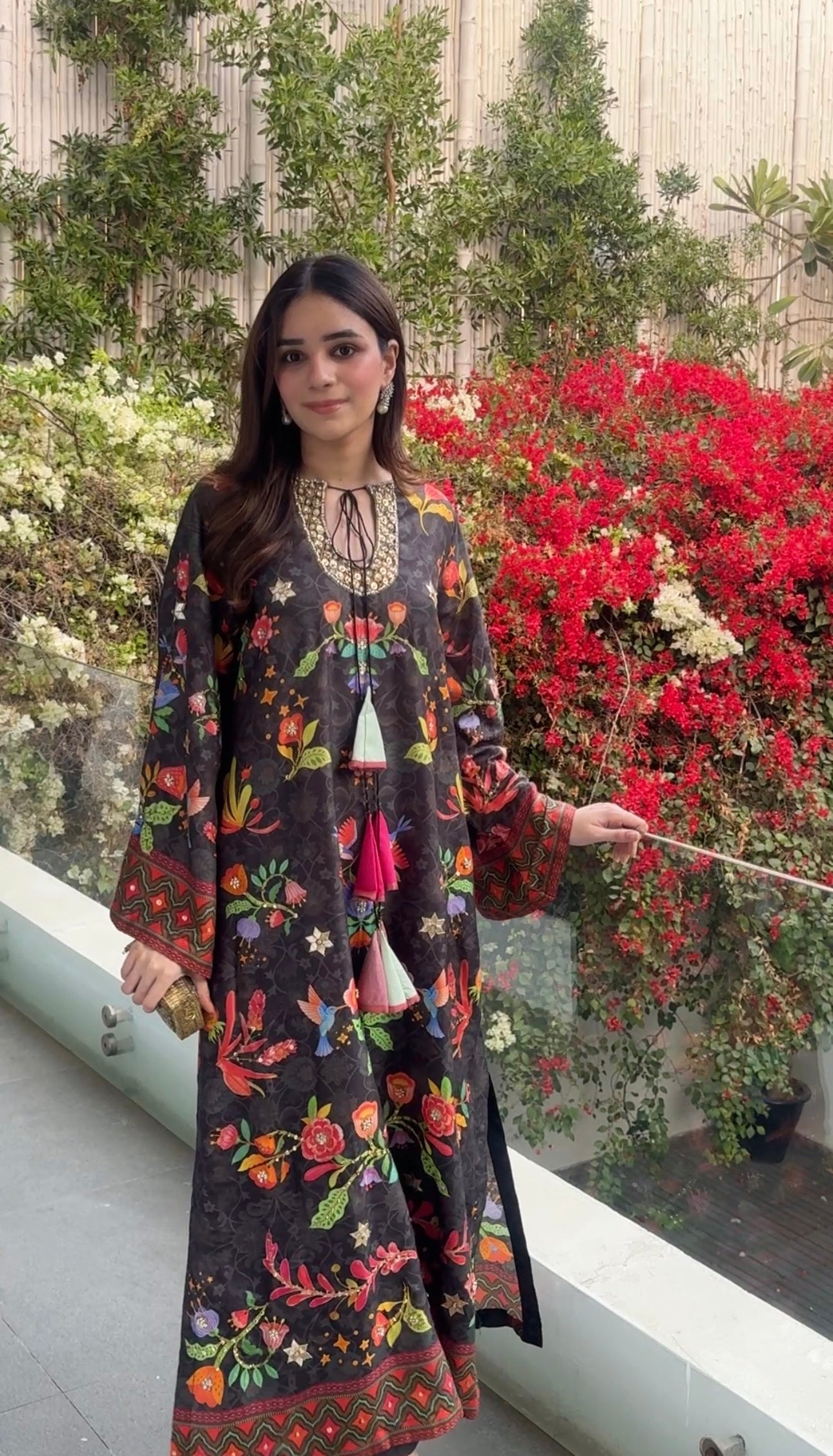 THE FLOWER BOUQUET (Black) — 2