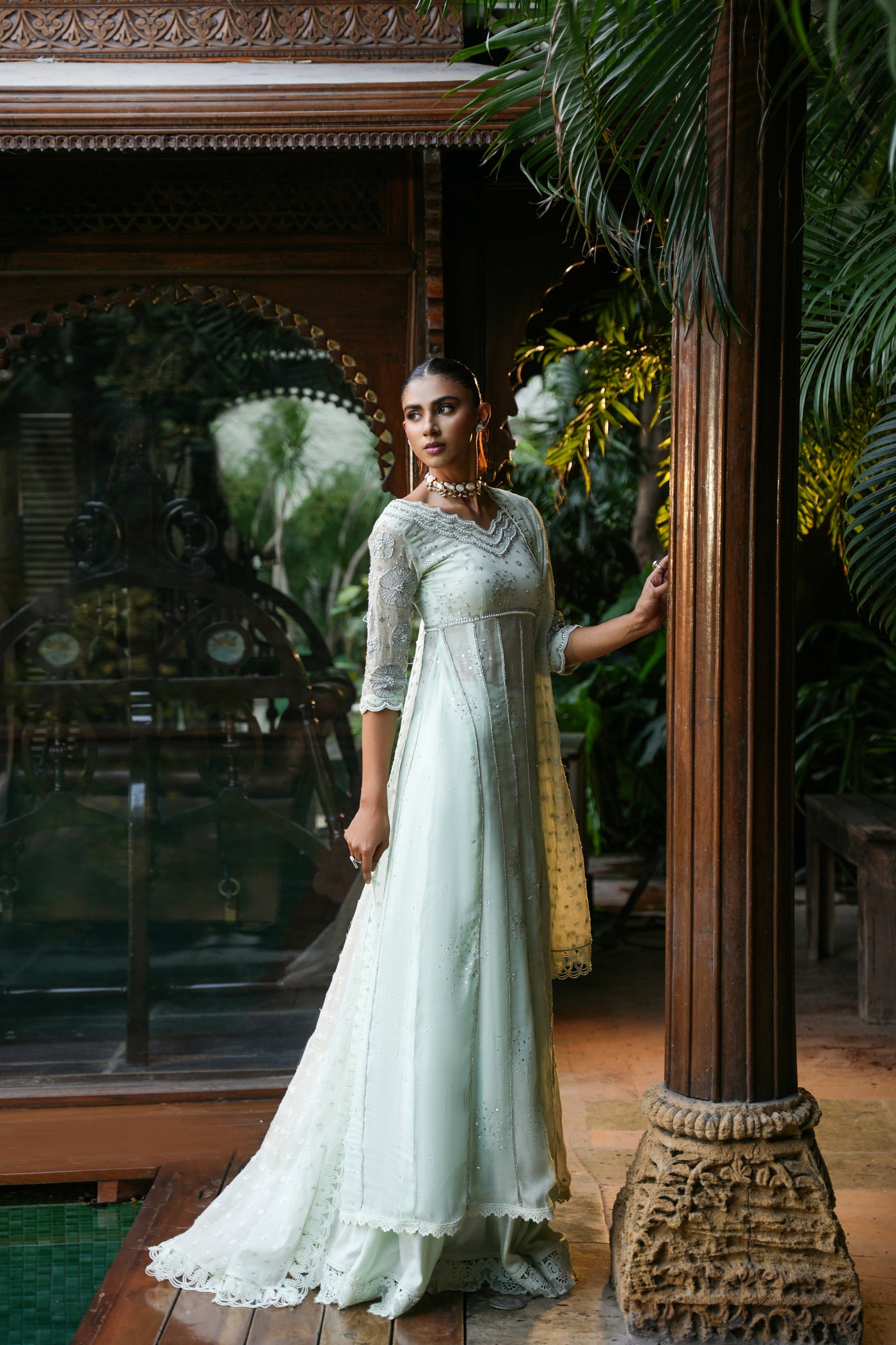 ROSHNA — 1